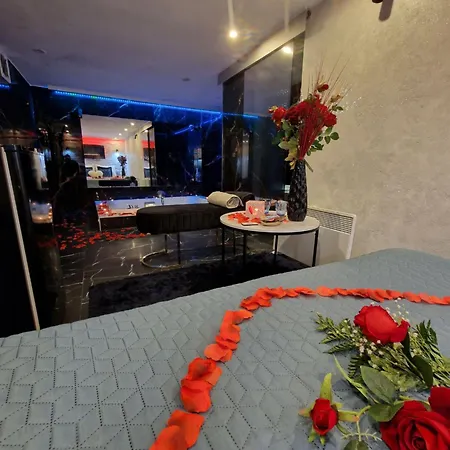 Jacuzzi Przy Plaży - *
