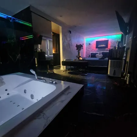 Jacuzzi Przy Plaży - *