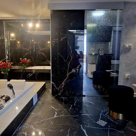 Jacuzzi Przy Plazy - Apartment Kolobrzeg